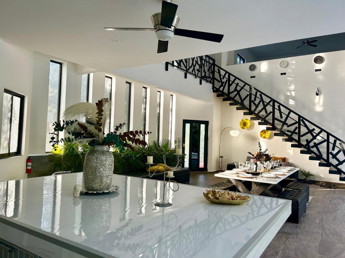Villa Moderna Venus En Playacar 5 Min 5ta/playa 22 Pax *